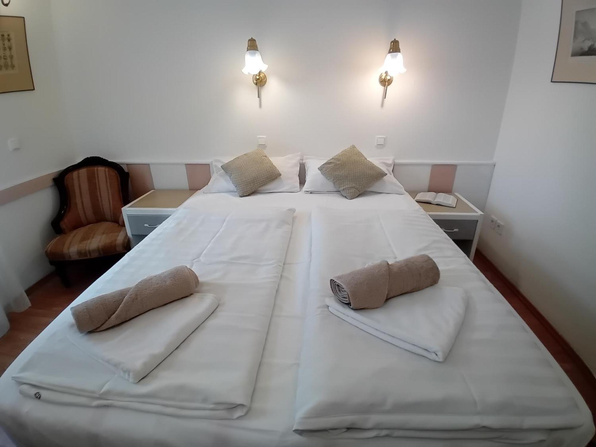 Senator Haz Hotel Eger